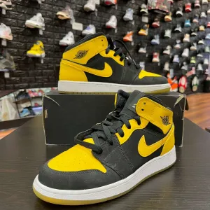 Jordan 1 Retro Mid New Love (2017) - Gently Enjoyed (Used) Grade School 7