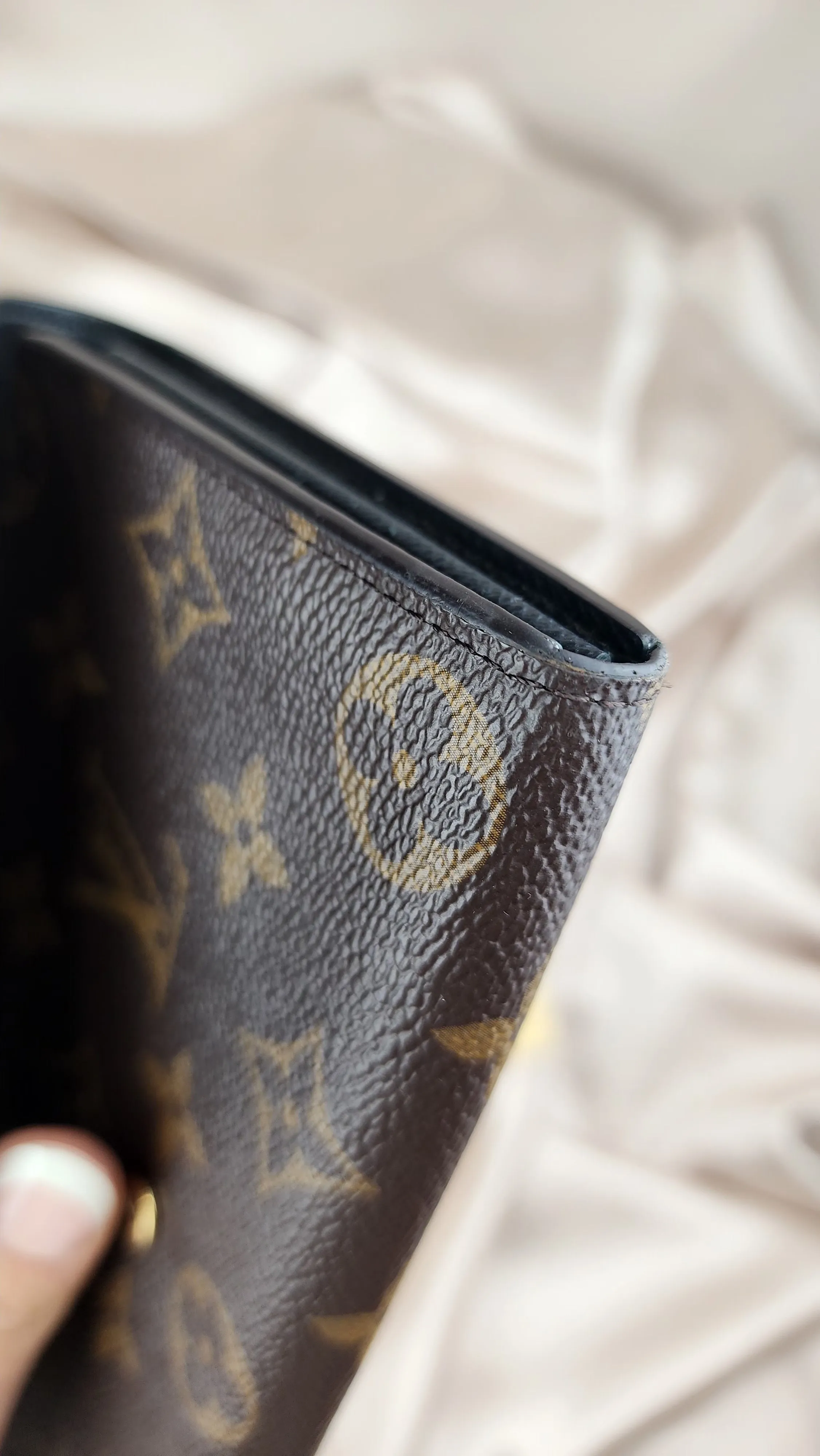 Louis Vuitton Reverse Monogram Sarah Wallet